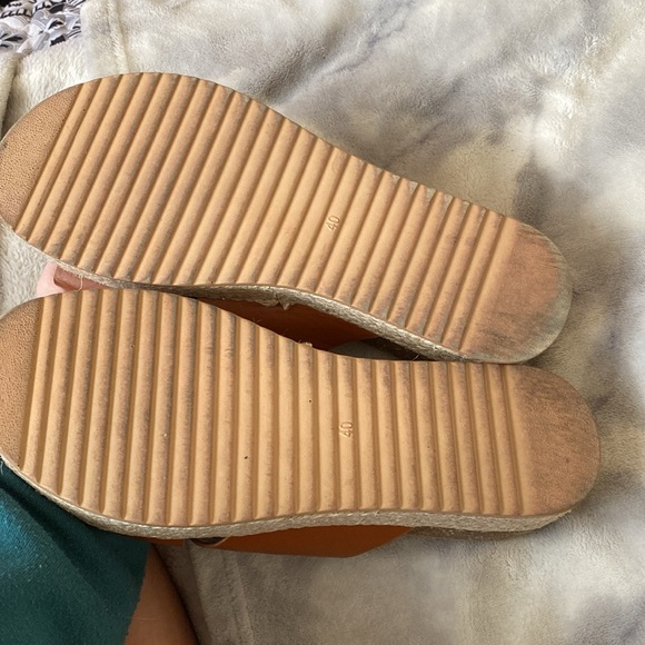 Sandals - Picture 2 of 2